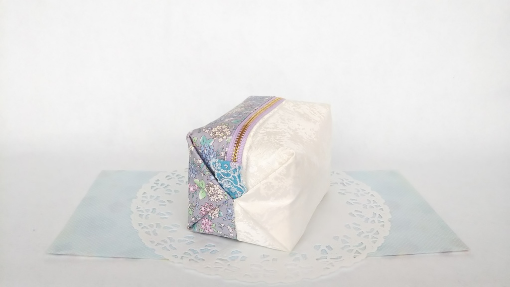 あじさいのキラキラ☆キャラメルポーチ(ブルーグレー×アイボリー)