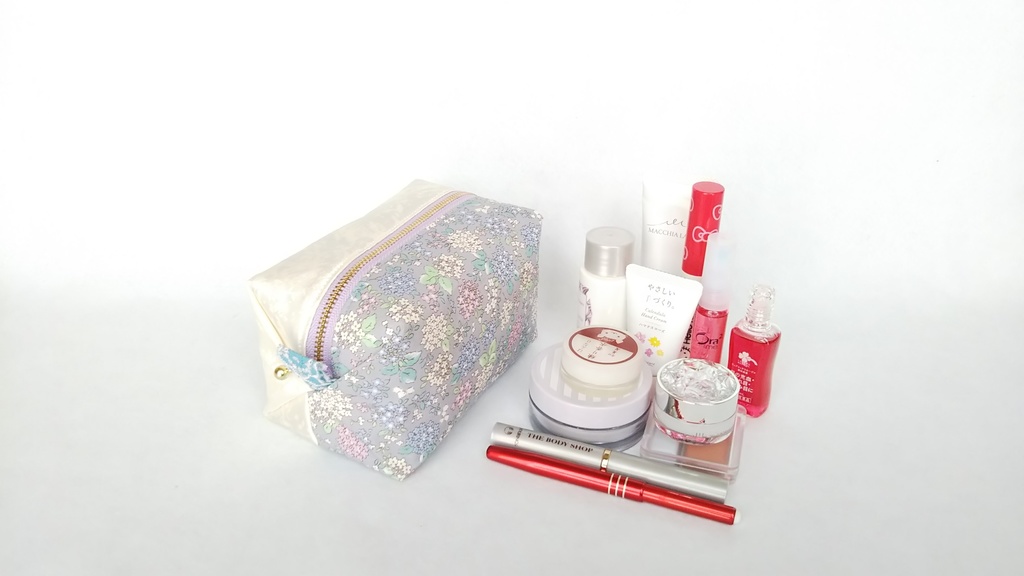 あじさいのキラキラ☆キャラメルポーチ(ブルーグレー×アイボリー)