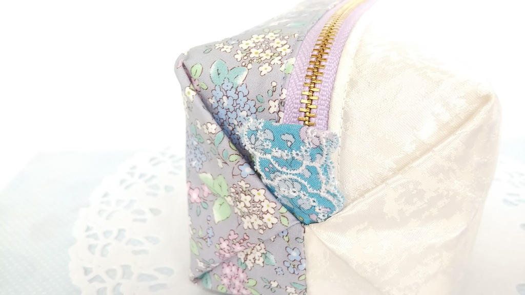 あじさいのキラキラ☆キャラメルポーチ(ブルーグレー×アイボリー)