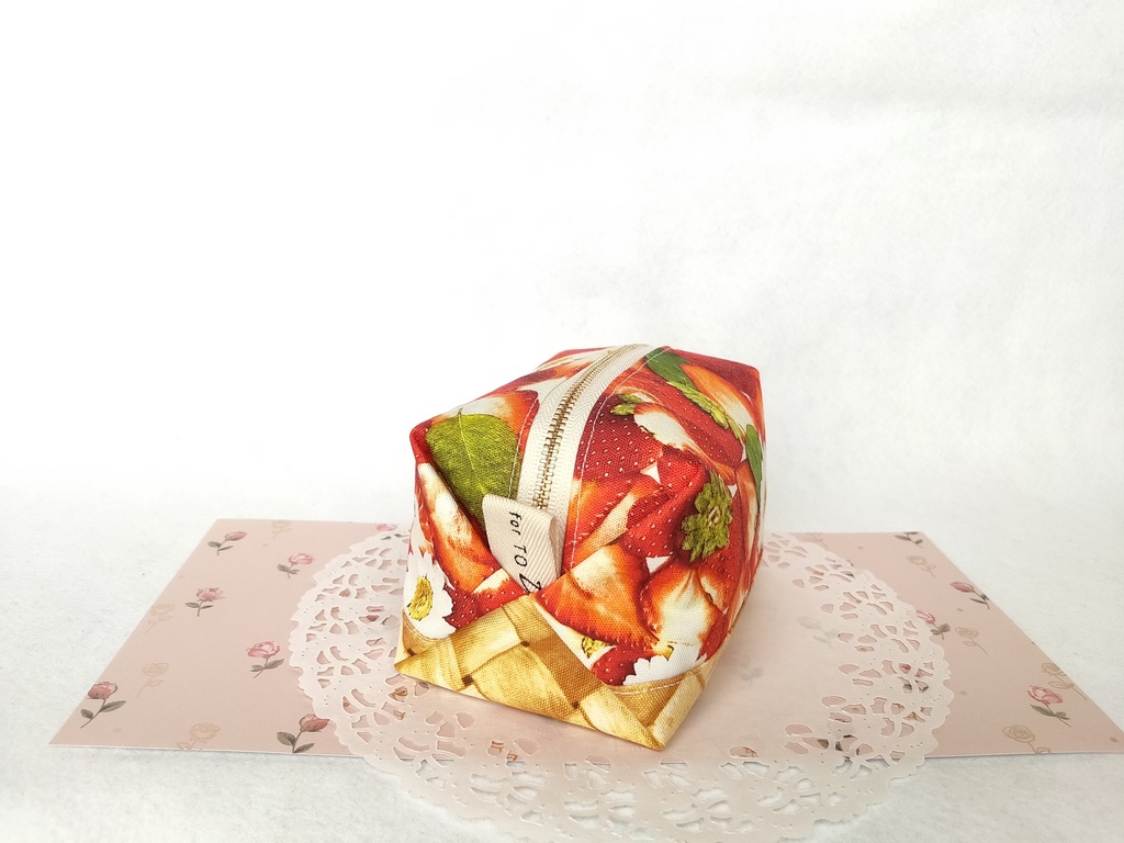 キャラメルポーチ(いちごバスケット)