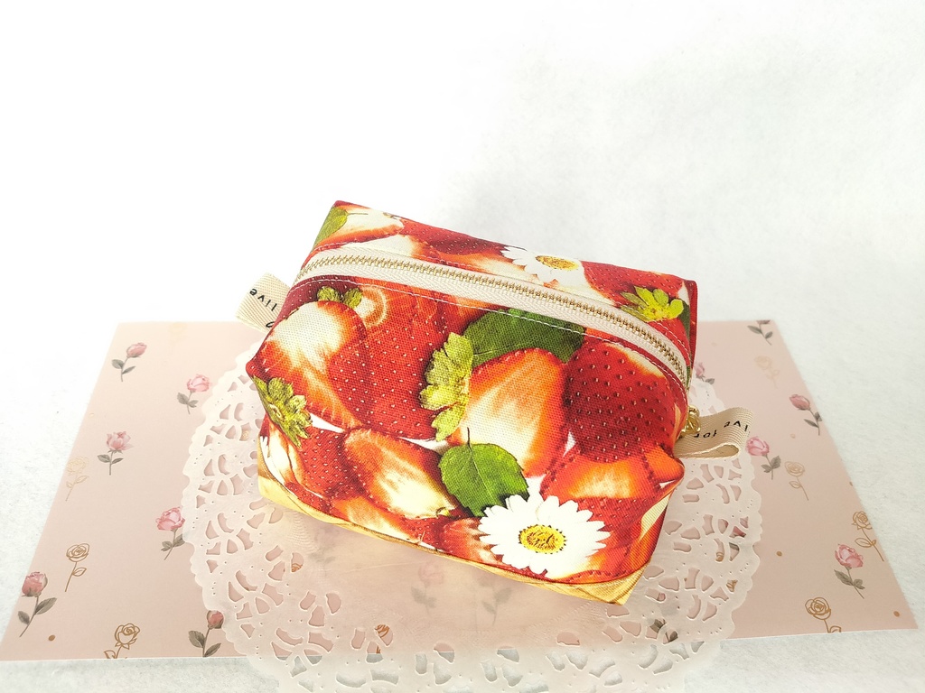 キャラメルポーチ(いちごバスケット)