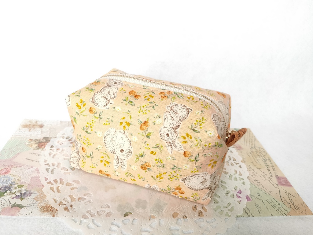 キャラメルポーチ(うさぎとラズベリー・イエロー)