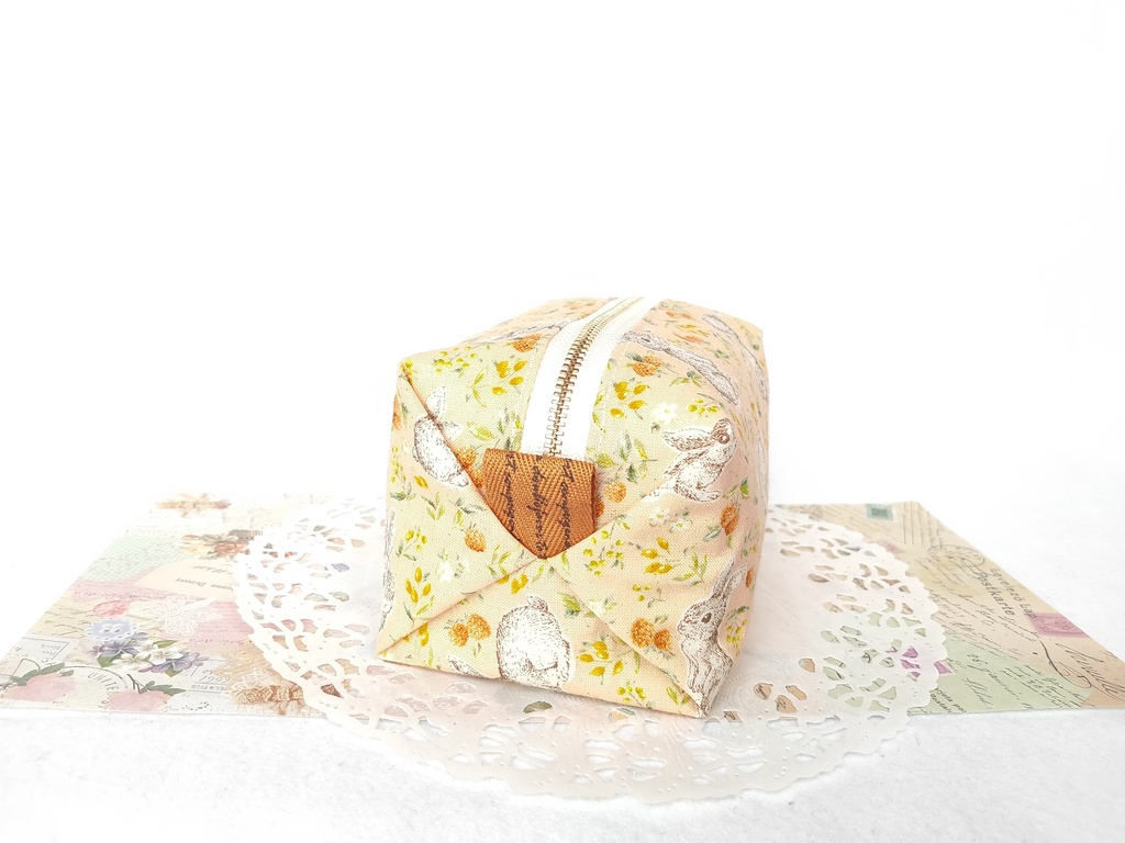 キャラメルポーチ(うさぎとラズベリー・イエロー)