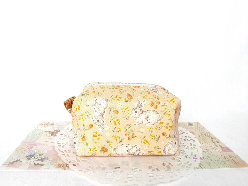 キャラメルポーチ(うさぎとラズベリー・イエロー)