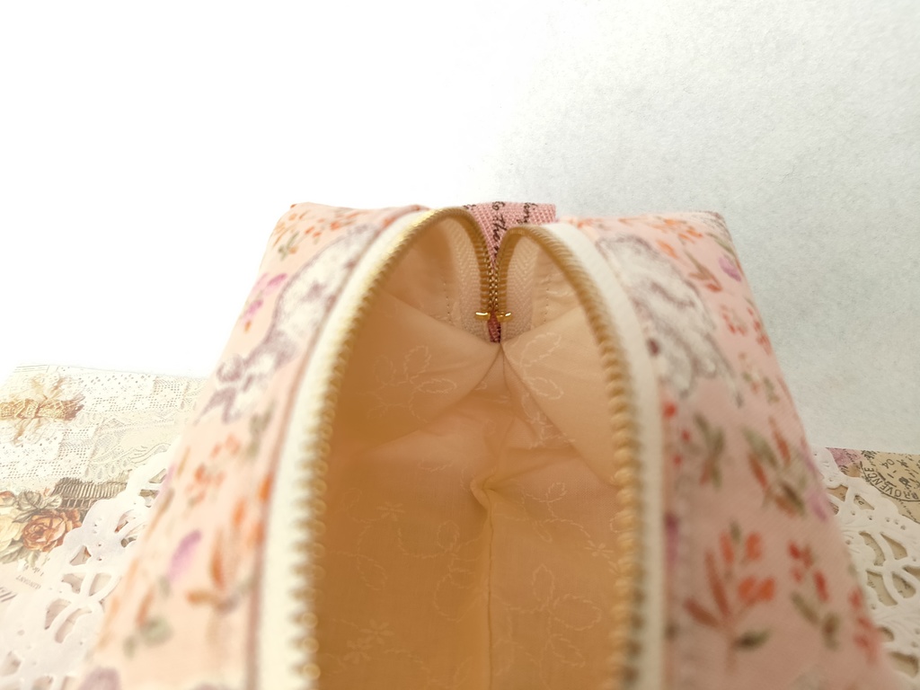 キャラメルポーチ(うさぎとラズベリー・ピンク)