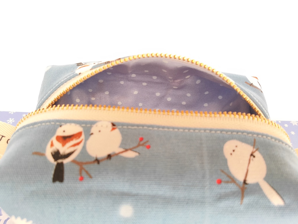 キャラメルポーチ(シマエナガ・くすみブルー)