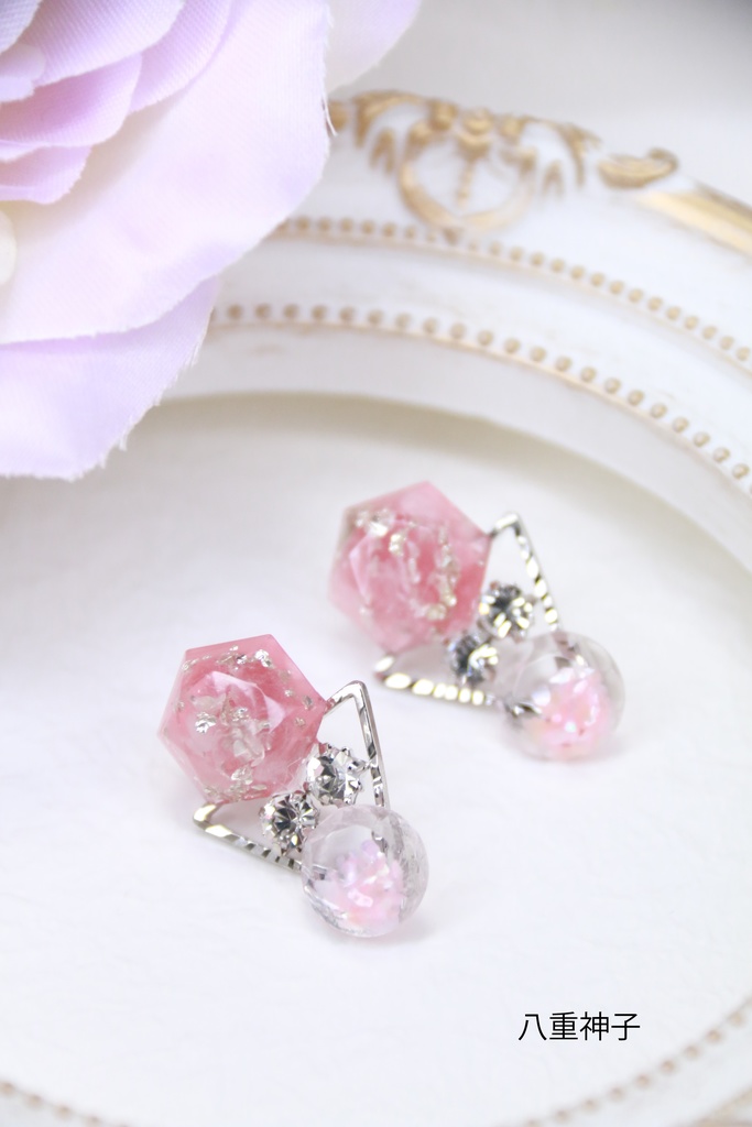 【BOOTHのみ頒布 値下げ】天然石封入耳飾り