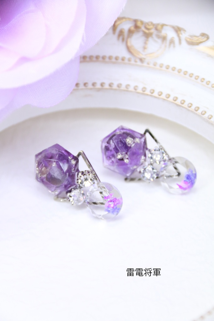 【BOOTHのみ頒布 値下げ】天然石封入耳飾り