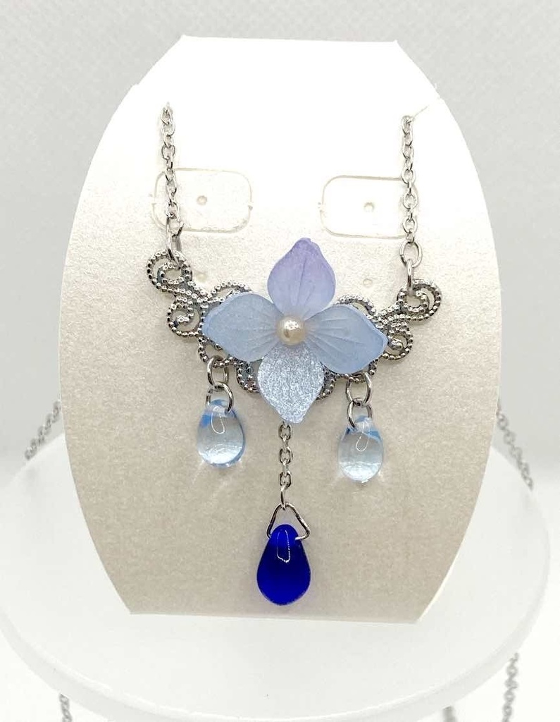 紫陽花のネックレス