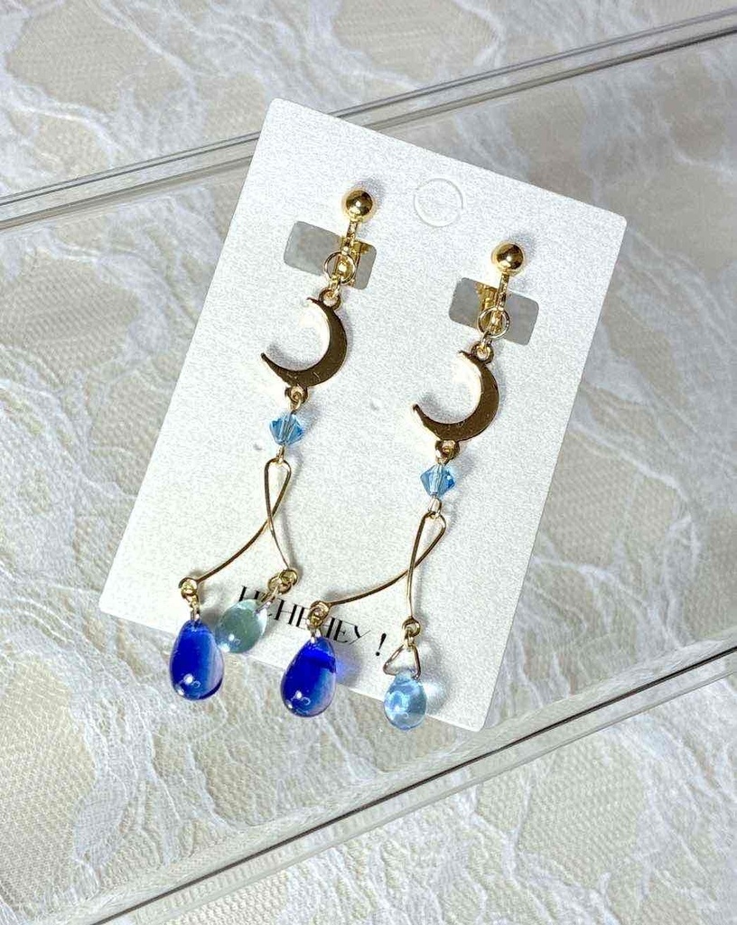 月と雫のイヤリング・ピアス