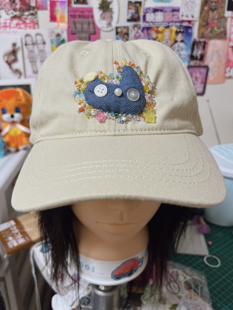 ごきげんな帽子2号(ベージュ) Cheerful Hat No.2 – Beige