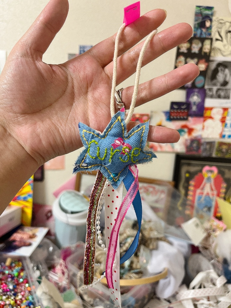 呪いのお守り