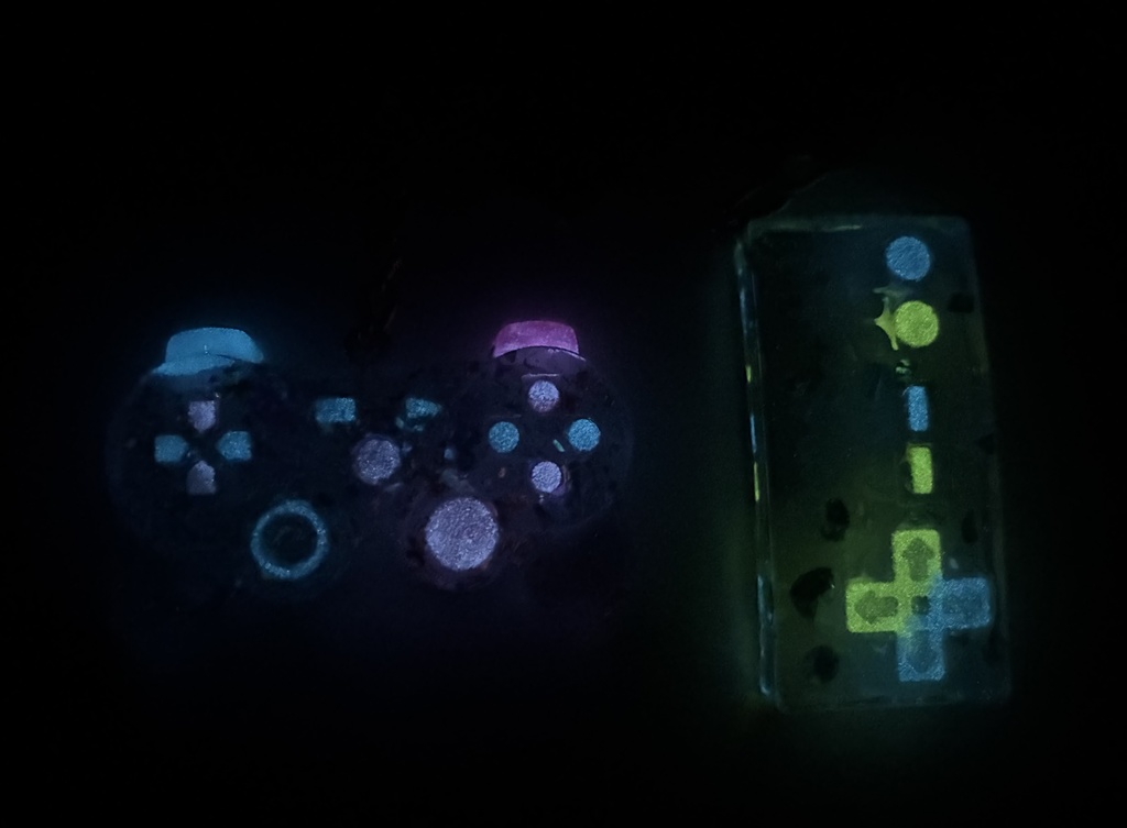 ゲーミングキーホルダーシリーズ 肉球チャーム付き①