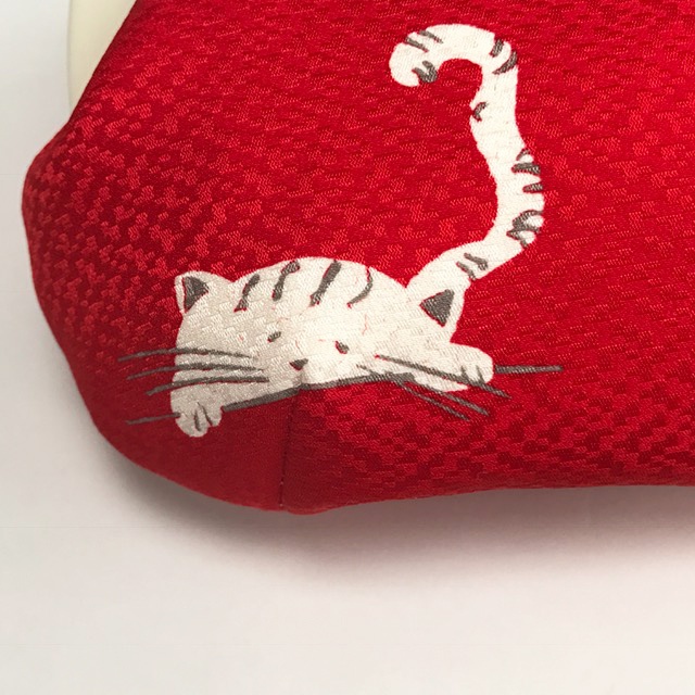 【送料込】和柄がま口ポーチ「おさんぽ猫」