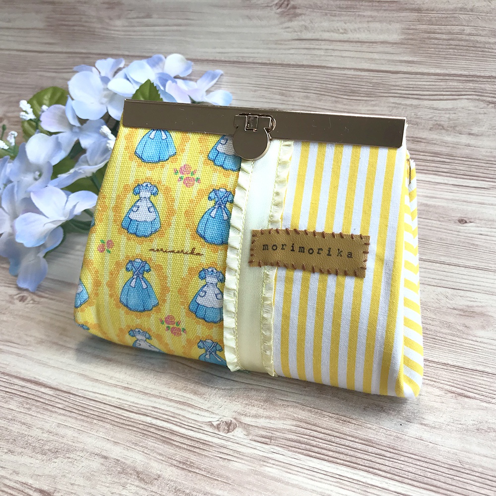 手のひらサイズの折財布 【Alice】