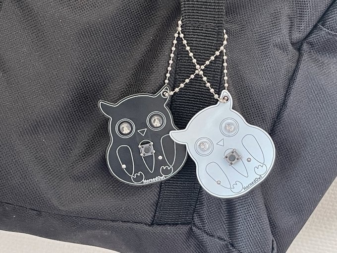 <全6色> Lチカ黒ミミズクキーホルダー