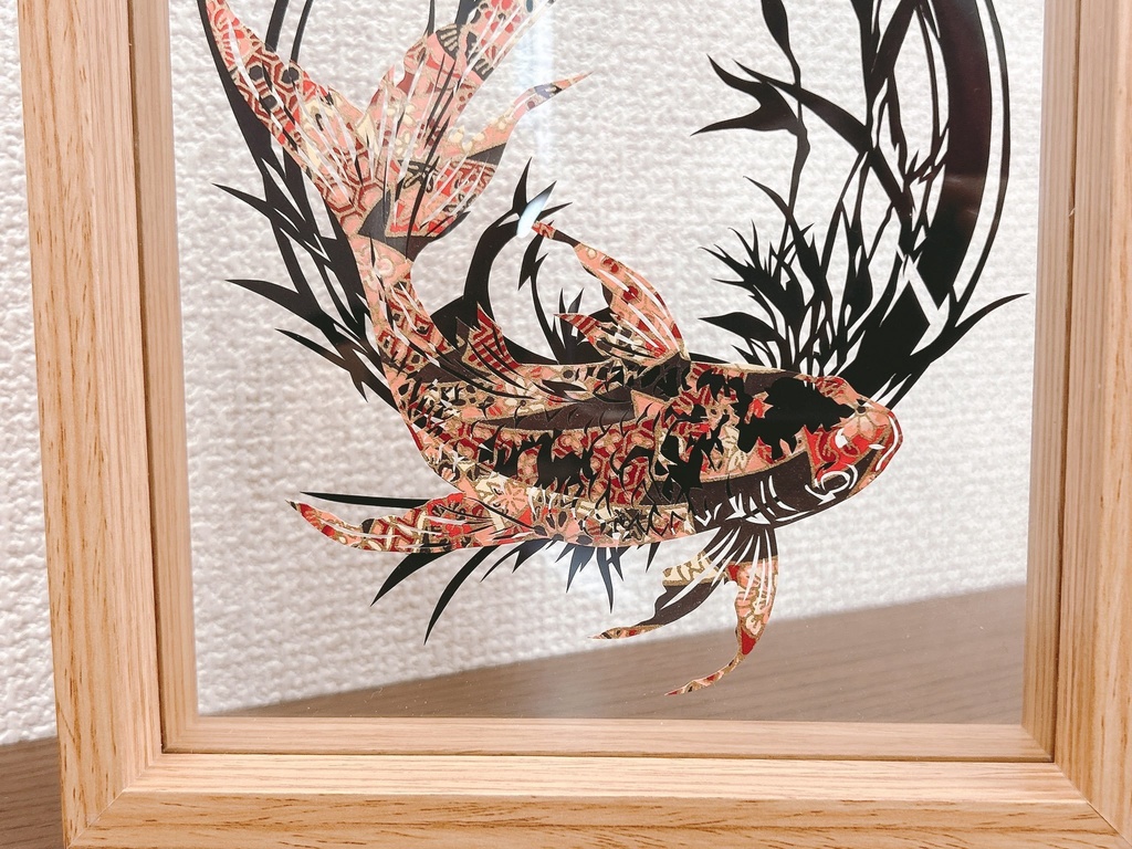 金魚と水草の切り絵アート 額縁付き