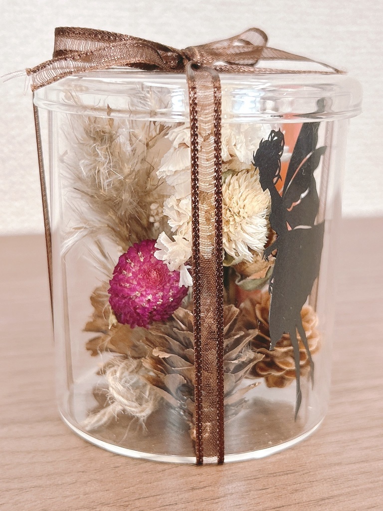 フェアリーシルエットの切り絵とドライフラワーのインテリア キャニスター