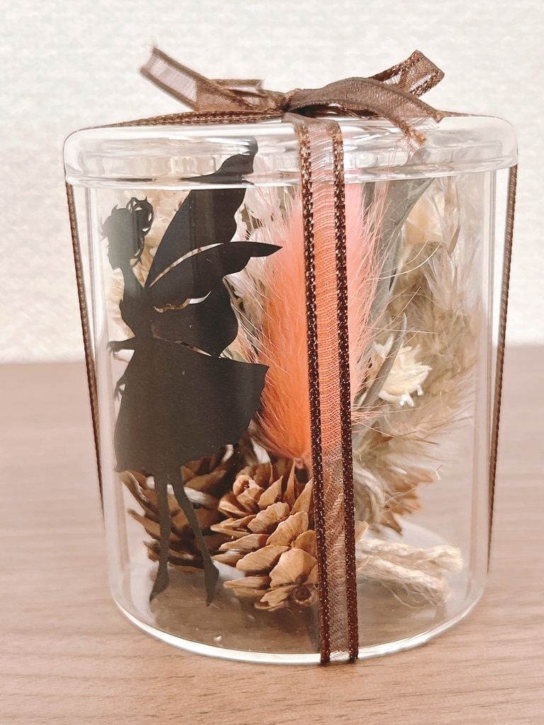 フェアリーシルエットの切り絵とドライフラワーのインテリア キャニスター