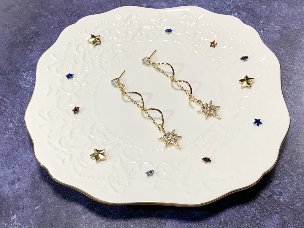 流線の星ピアス