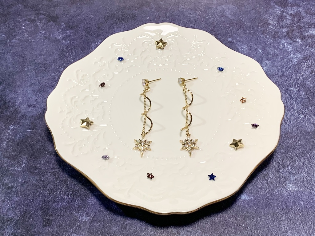 流線の星ピアス