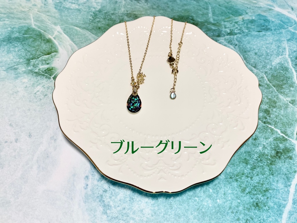 雫ストーンネックレス