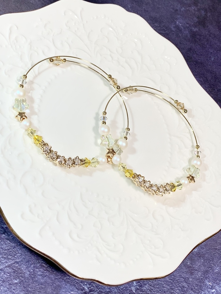 五つ星のワイヤーブレスレット