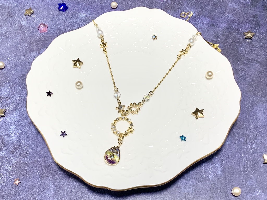 星の冠と雫のネックレス