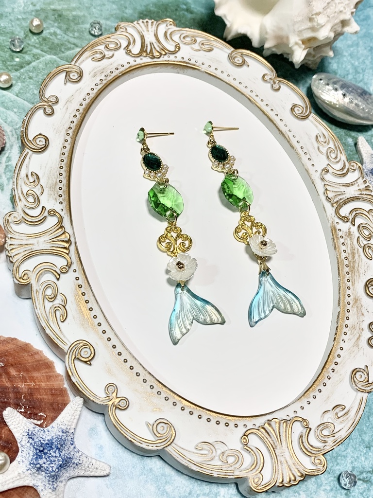 マーメイドのオクタゴンの宝石ピアス