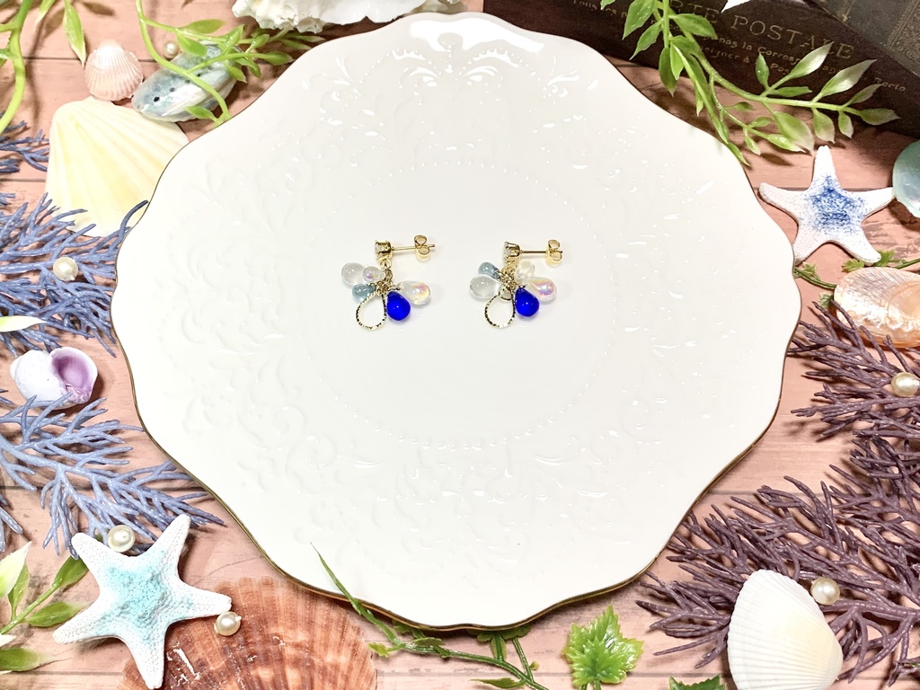 煌めく粒々雫のピアス