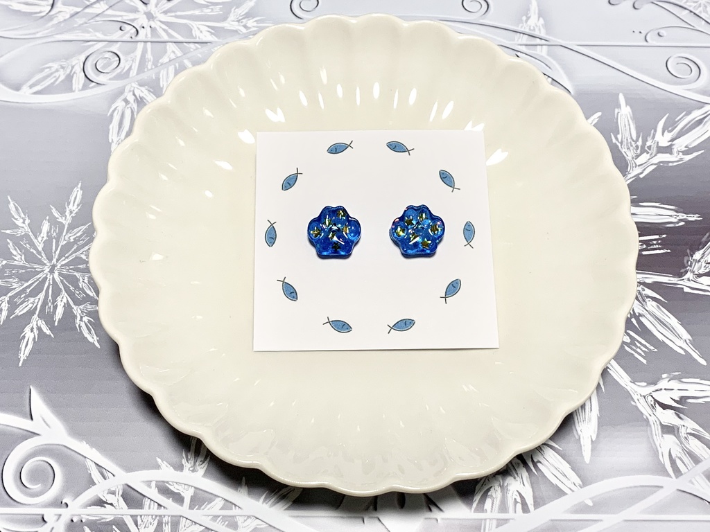 子猫のにくきゅうピアス