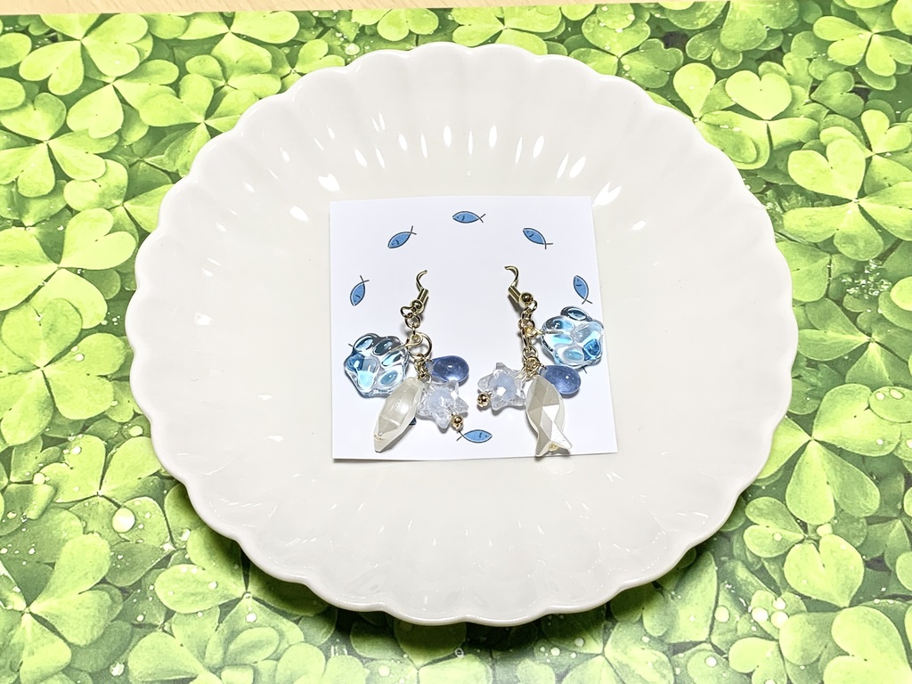 子猫のキャンディにくきゅうフックピアス