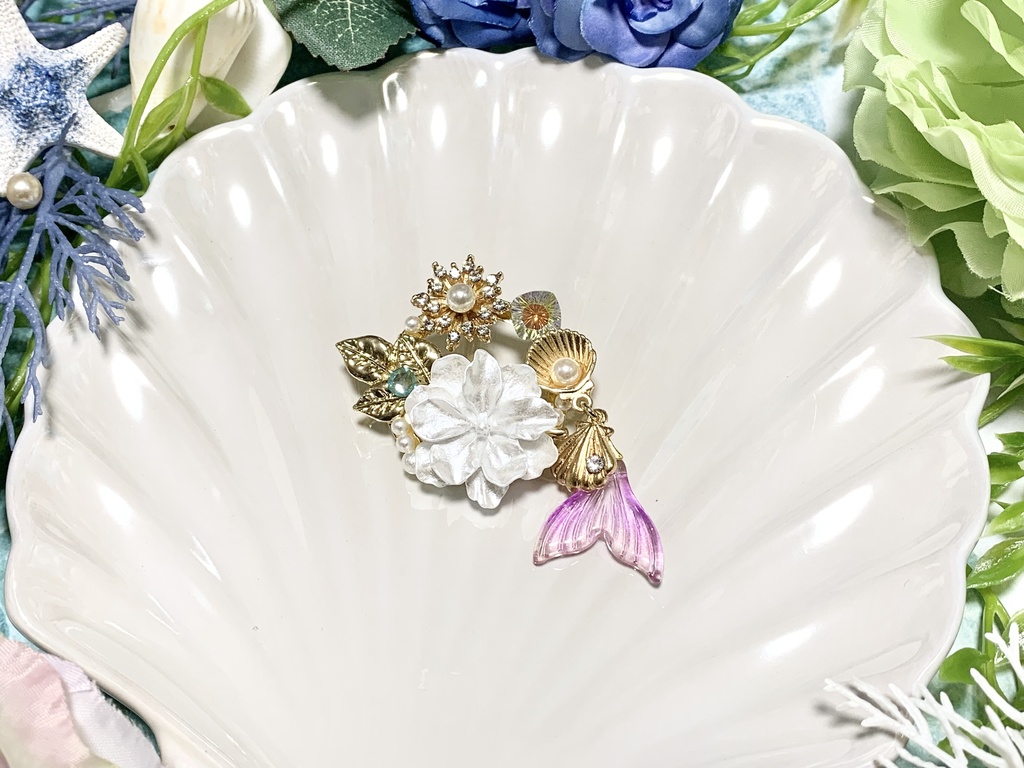 マーメイドのフラワーリースブローチ