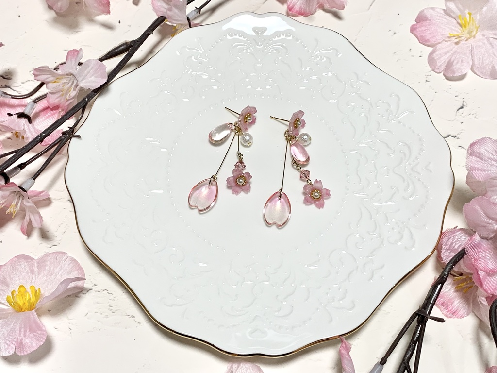 桜の雫イヤーアクセサリー