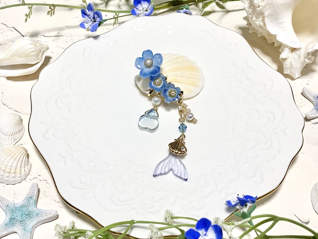 花に染まる人魚イヤークリップ