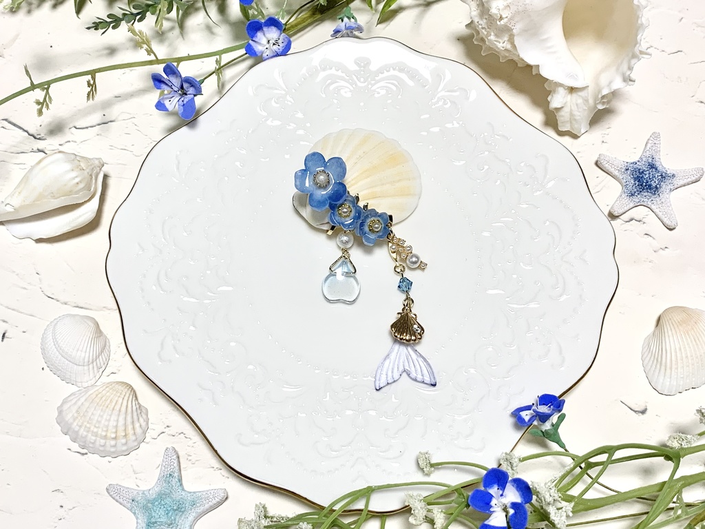 花に染まる人魚イヤークリップ