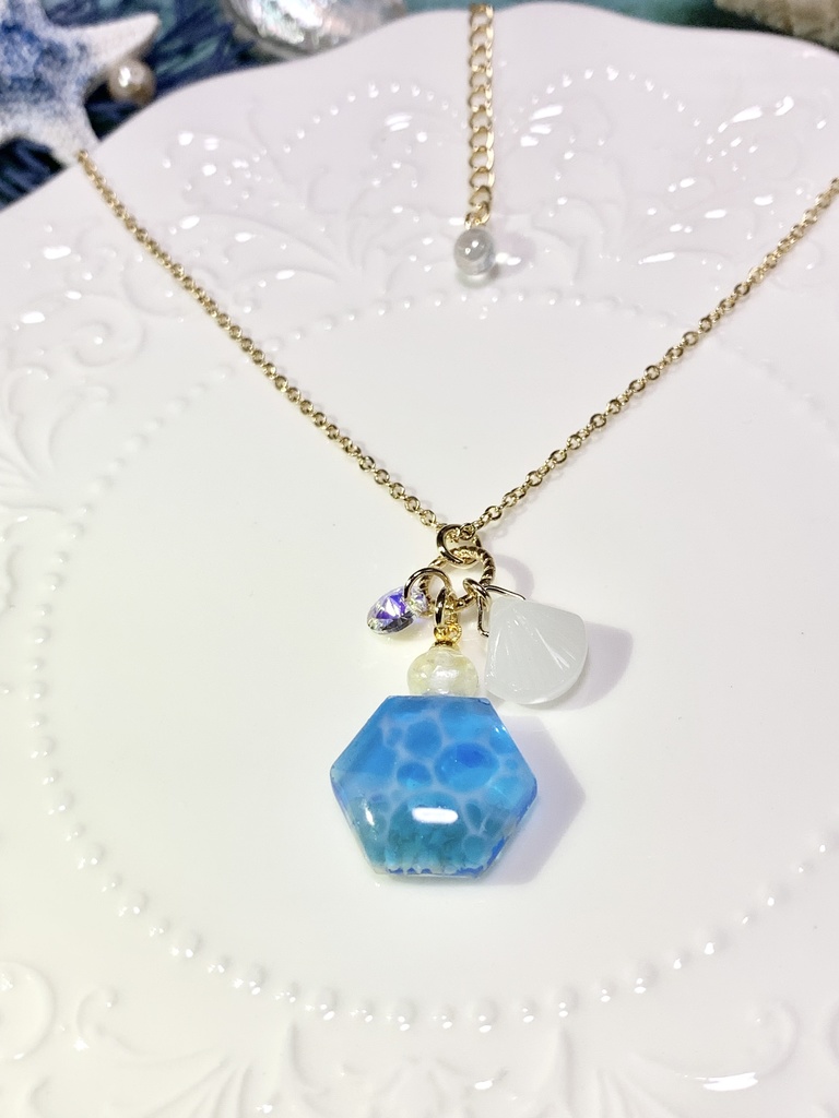 海のコロンとパフュームボトル ネックレス