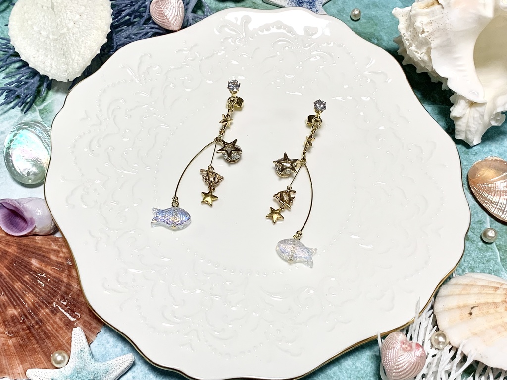 流星を泳ぐ魚イヤーアクセサリー