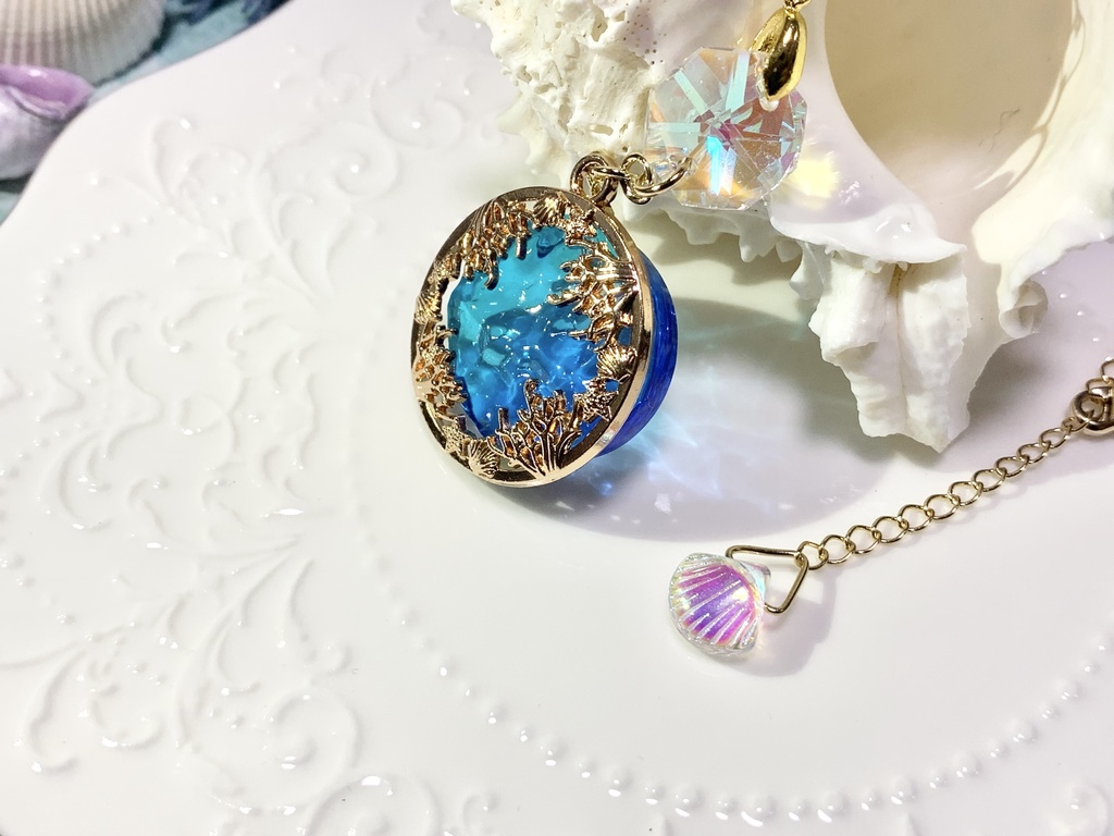 サンゴから覗く海 ペンダント