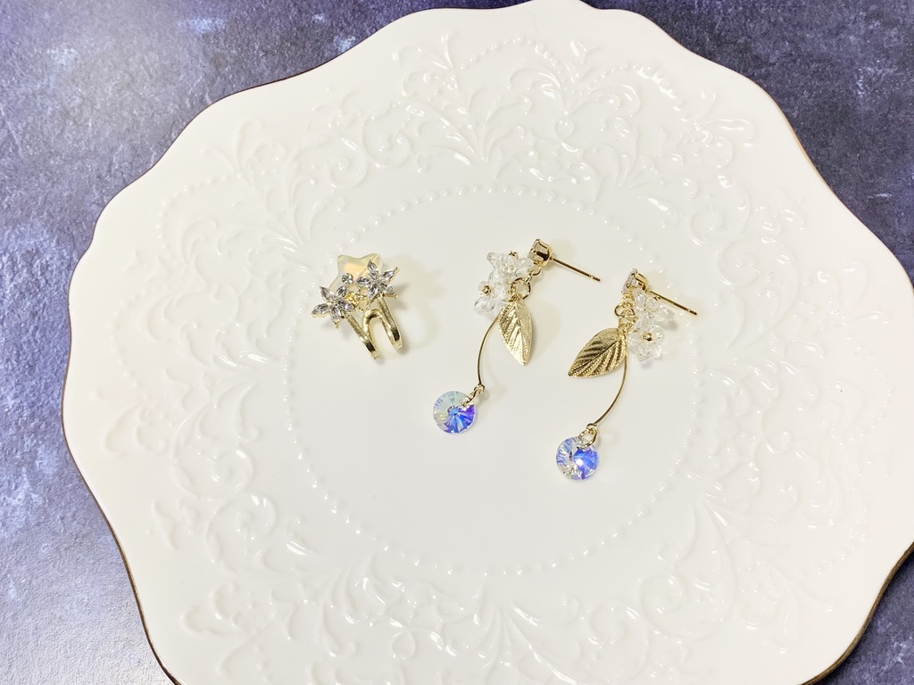 星屑の花 イヤーカフ ・ピアスorイヤリングセット