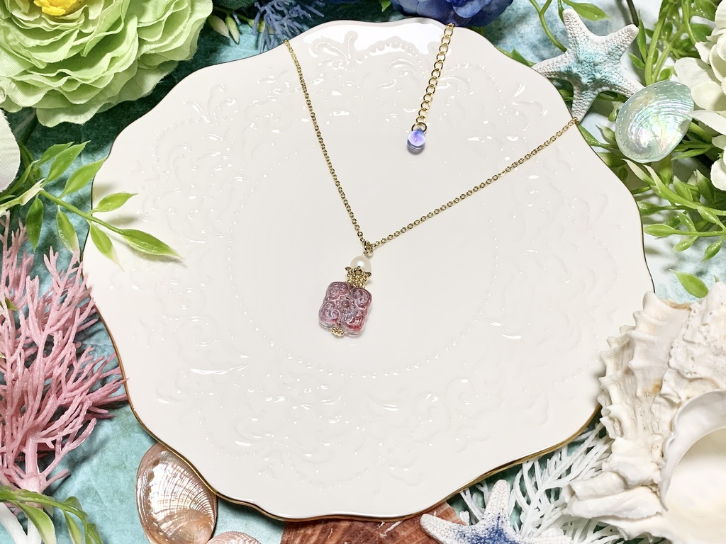 花柄ガラスの香水瓶ネックレス