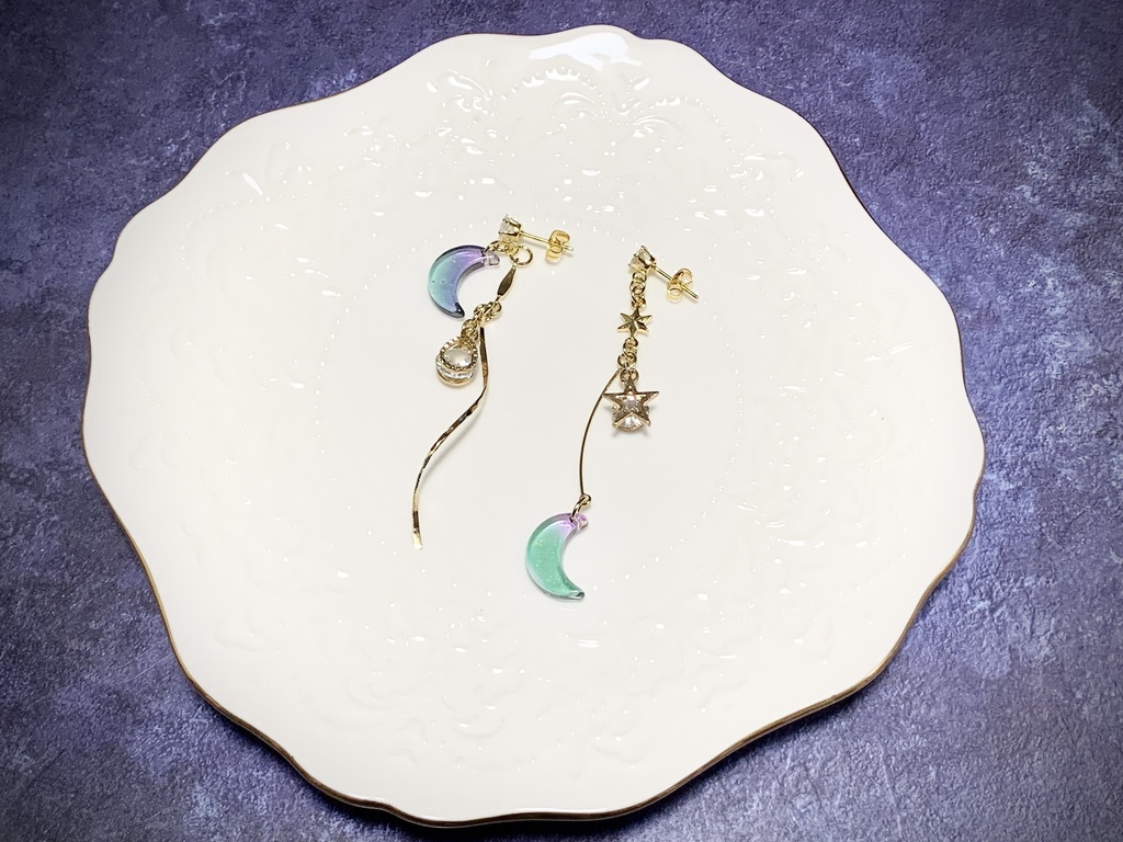 星屑を纏った月 イヤーアクセサリー