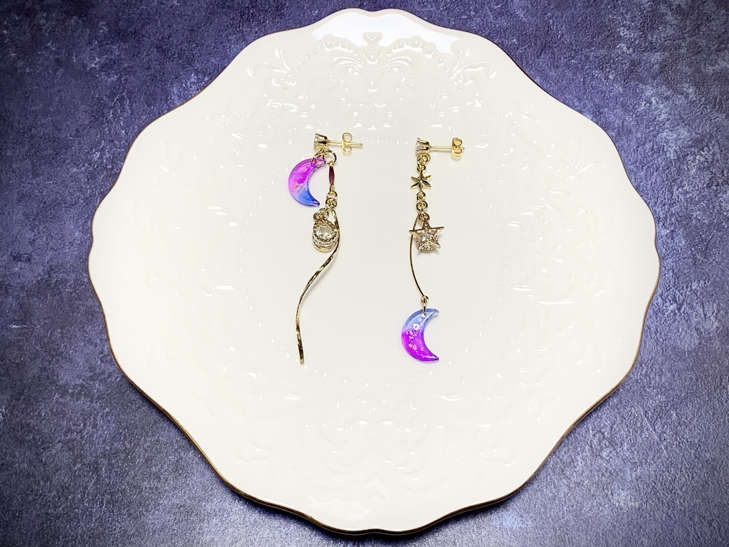 星屑を纏った月 イヤーアクセサリー