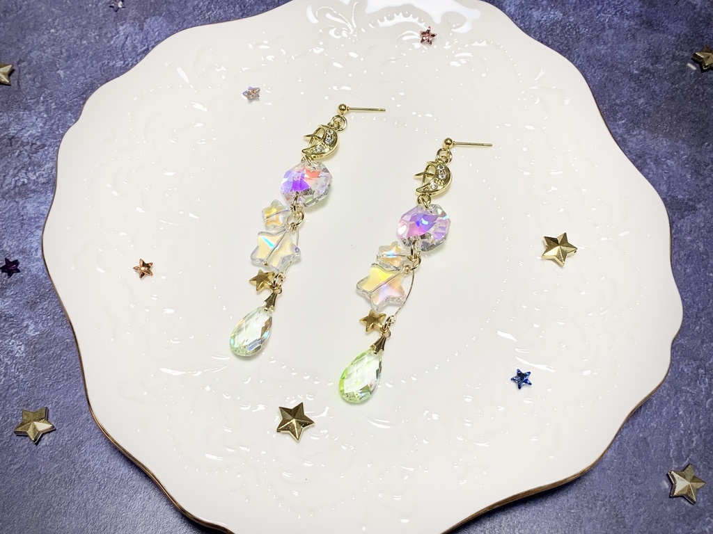 月と星の煌めき雫イヤーアクセサリー