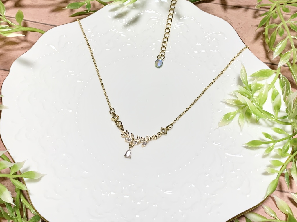 シンプルリーフネックレス