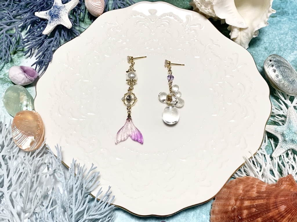 泡を抱く人魚のイヤーアクセサリー