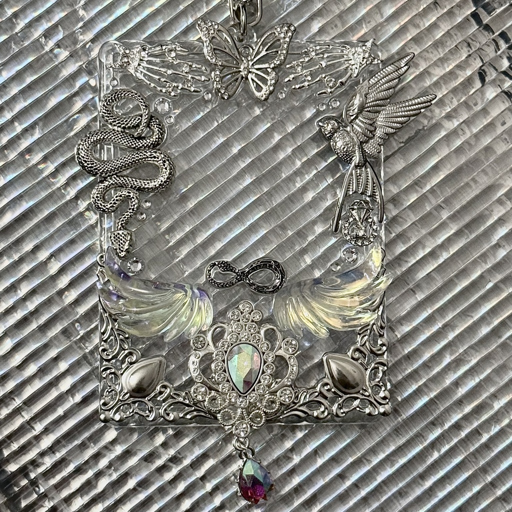 カードケースキーホルダー【捕食】