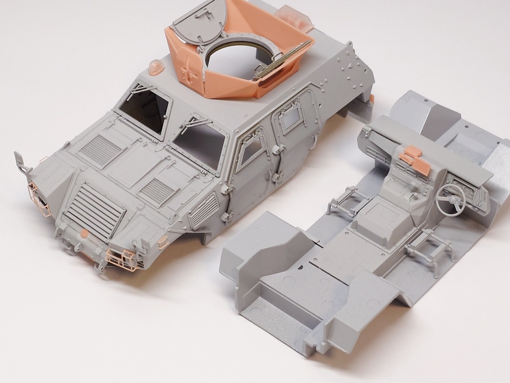 1/35 警視庁 小型銃器対策警備車 (軽装甲機動車 LAV装備改修キット))