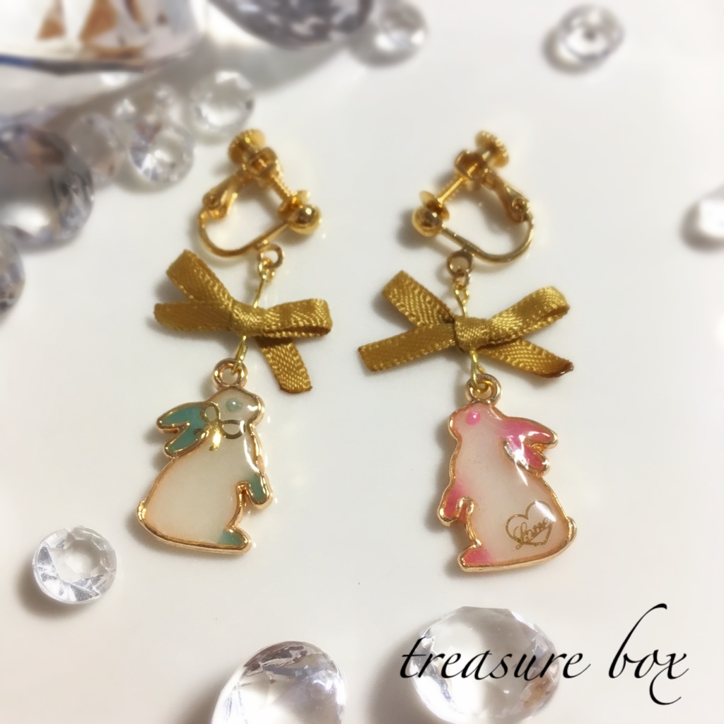 恋人うさぎのピアス/イヤリング