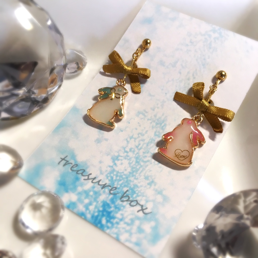 恋人うさぎのピアス／イヤリング